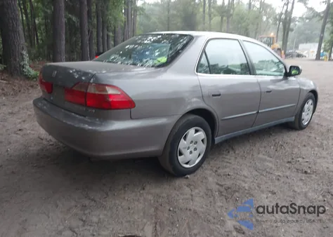 2000 Honda Accord 3.0 Lx из США, поврежденный, VIN 1HGCG1641YA002811